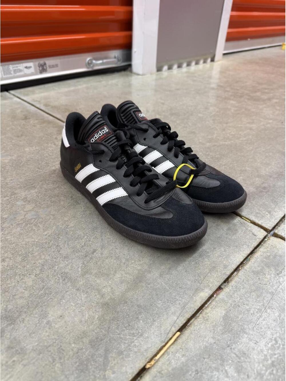 adidas Samba Classic Black White Dark Gum shoes size 9.5 MENS